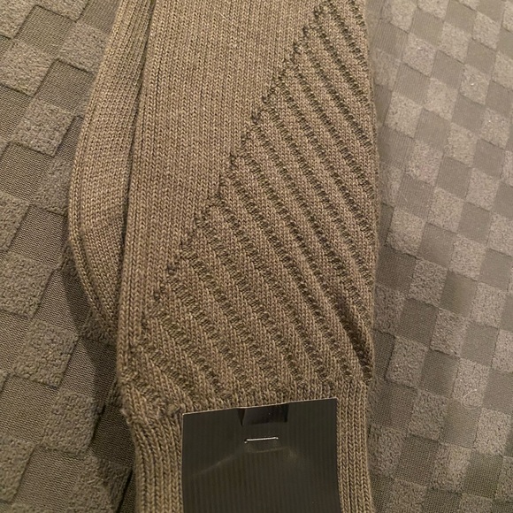 Hugo Boss Gray Ribbed Socks - Picture 4 of 4